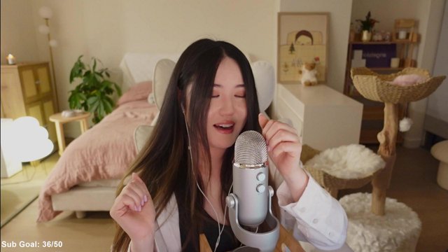 ASMR Monday 🎧❤️ headphones on!