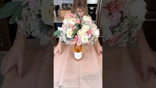 Easy gift for mom💜 #DIY #mothersdaygift #crafts #flowers #giftidea #winelover