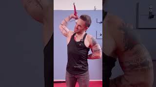 क्या पीछे से तलवार निकालना मुमकिन है? 😲 #shorts