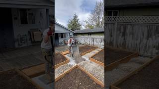 I’d love to know what you think I should do next?!? #DIY #yardcleanup #garden #gardenboxes