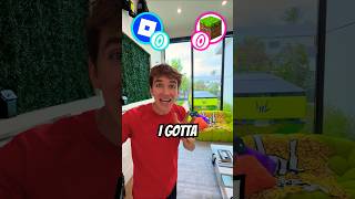 MINECRAFT vs ROBLOX (Vote NOW!)